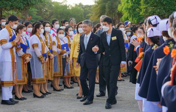 ภาพบรรยากาศ หลังเสร็จสิ้นพิธีประสาทปริญญาบัตร ประจำปีการศึกษา 2563 - 2564